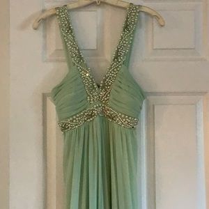 City Studio Formal Jeweled Green Gown Size 5 Junior
